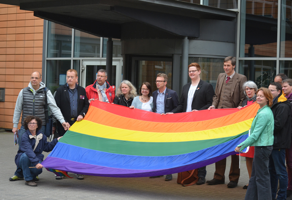 Regenbogenflagge Rathaus Flensburg