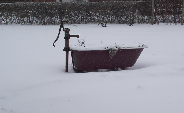 eine Wanne voller Schnee